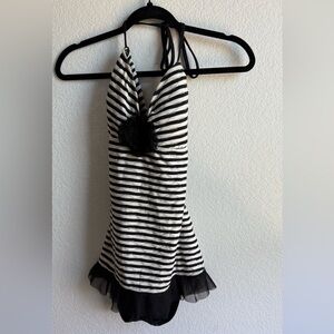 Kenneth Cole Reaction Black and White One piece Bathing Suit L